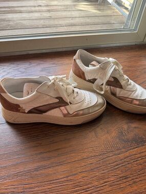 Lilimill Women's White and Rose Gold Fashion Sneakers. Made in Italy